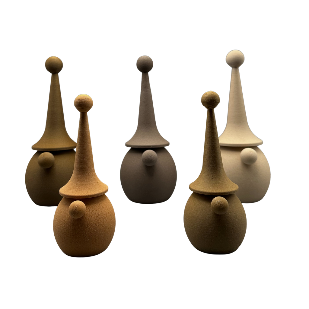 Gnom-Familie aus Holzfaser, 3D-gedruckte Herbstdekoration von deeKORE.