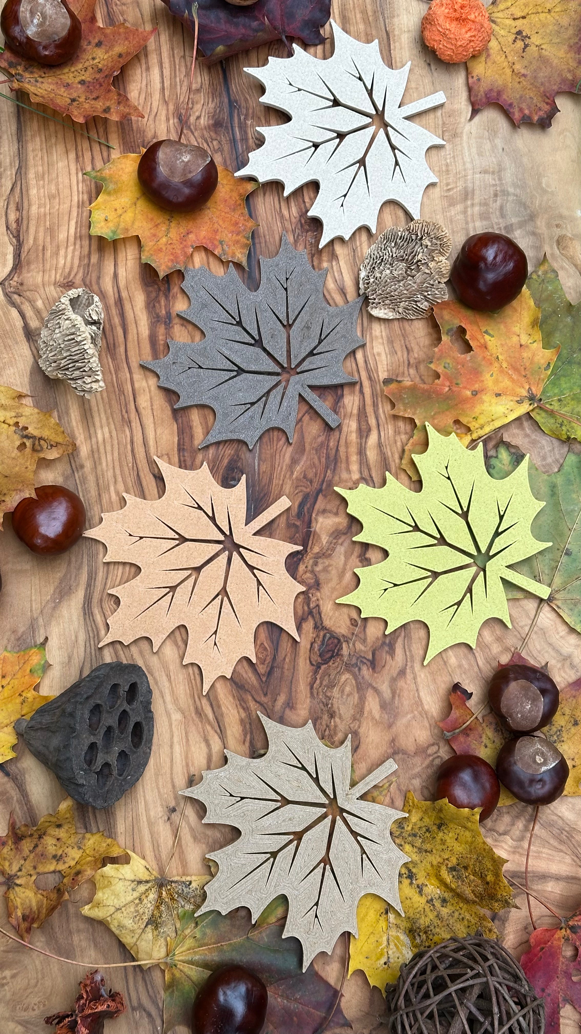 Blätterzauber-Dekoration aus Holzfaser, 3D-gedruckt und detailreich gefertigt