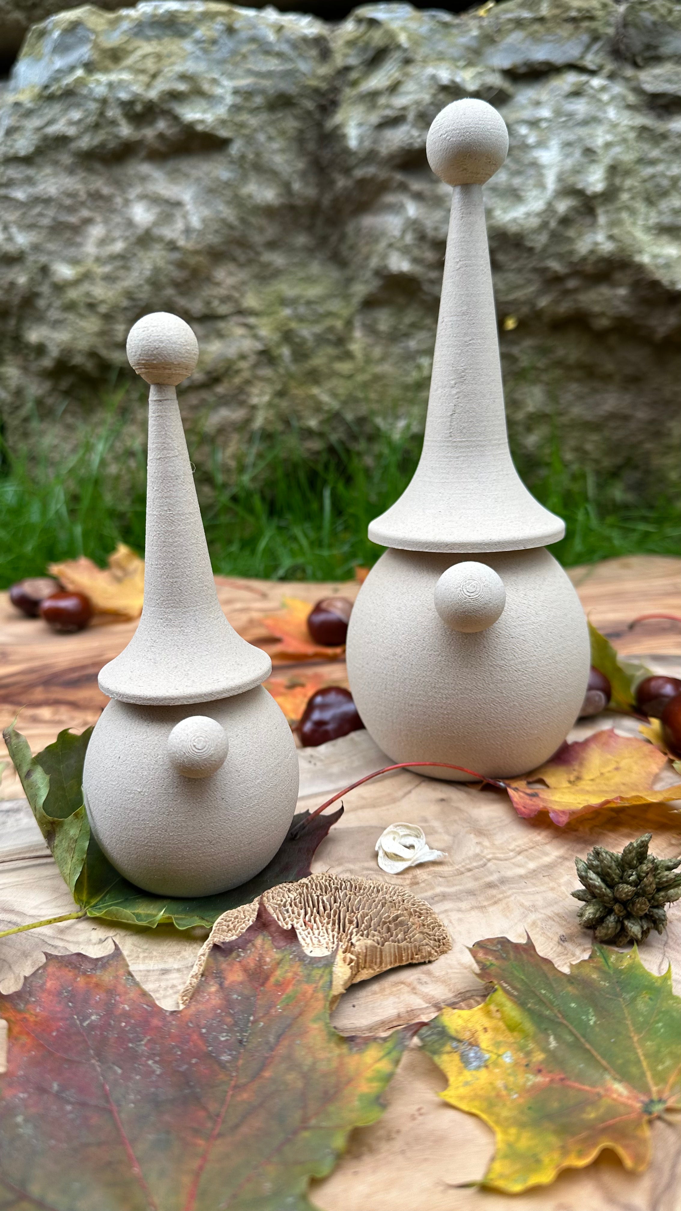 Gnom-Familie aus Holzfaser, 3D-gedruckte Herbstdekoration von deeKORE.